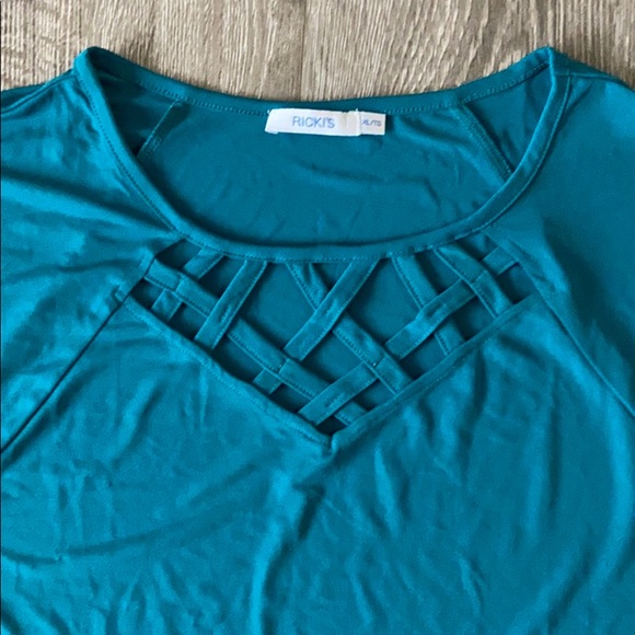 Womens half sleeved top. - Picture 2 of 4